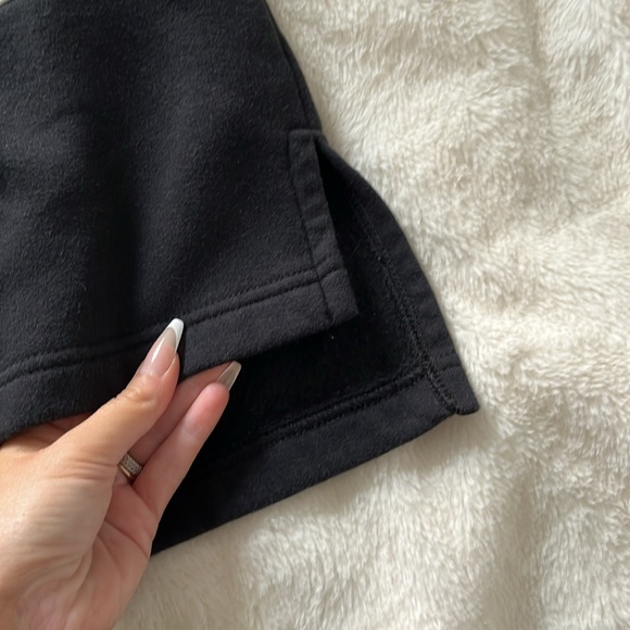 Crewneck - Picture 2 of 6